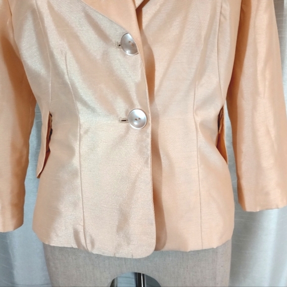 Larry Levine Satin Suit Jacket, Gold, Spread Collar, pearlized Buttons, Flaps, 4 - Picture 7 of 10